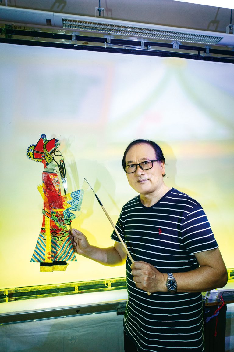 皮影大師、國家一級演員李建新，經常到校園推廣皮影。