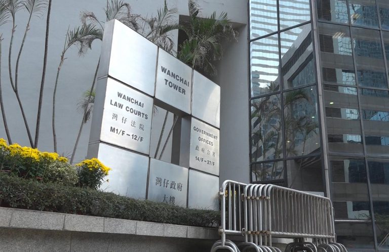 鄧棨然今日於區院接受判刑,共判囚46個月。（RTHK）