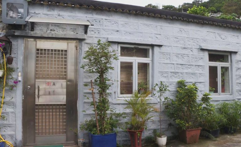 陶輝位於清水灣碧水新村的牌照屋，被指違法出租。