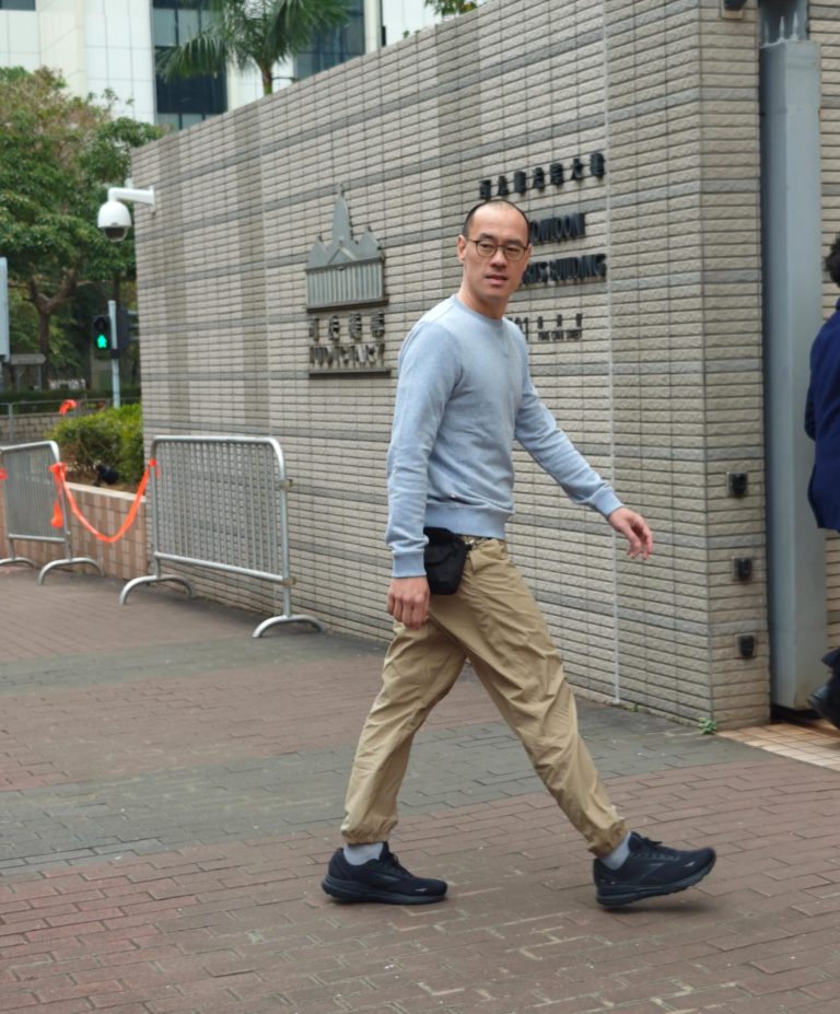 黎智英長子黎見恩約10時39分到達法院。（周文虎攝）