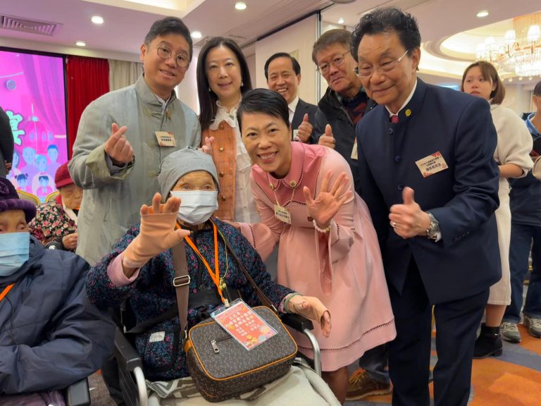 「耆老千歲宴」兩日活動共向接近7000位長者送上祝福。(民政事務總署FB)
