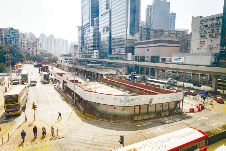 裕民坊地皮只有一份標書， 但市建局不接納，顏汶羽認為是想「待價而沽」。
