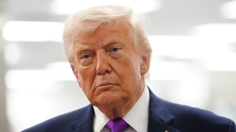 特朗普叫伊朗不要以為可以利用美國中期選舉,以拖延戰術來拖垮他。