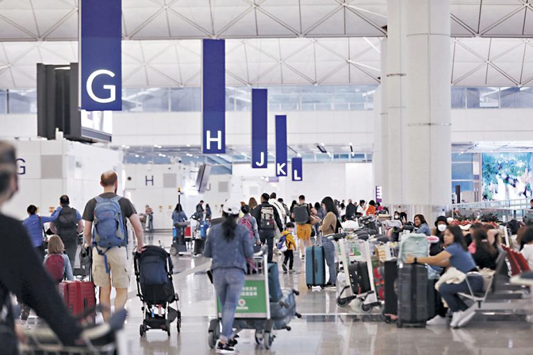 裁判官指機場為放客抵港首站,被告行為有損香港國際聲譽。