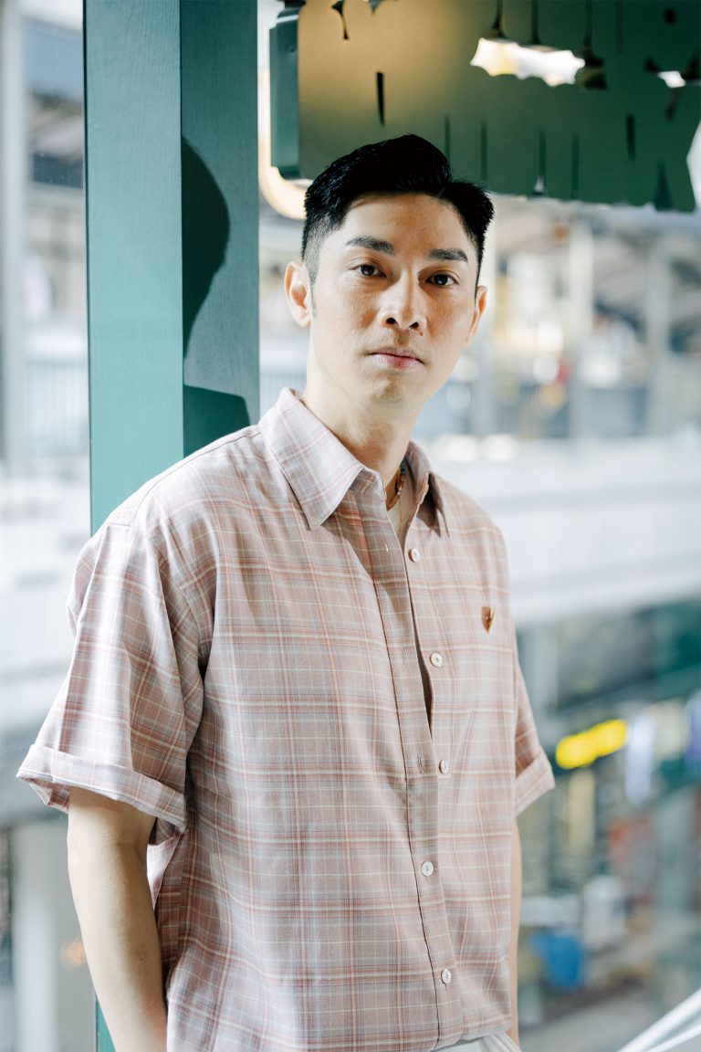 與以往做歌手心態不同，現在關楚耀懂得主動出擊。