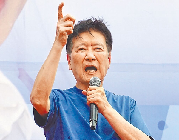 趙少康從國民黨到新黨，又從新黨回國民黨，得到個「趙一半」綽號。