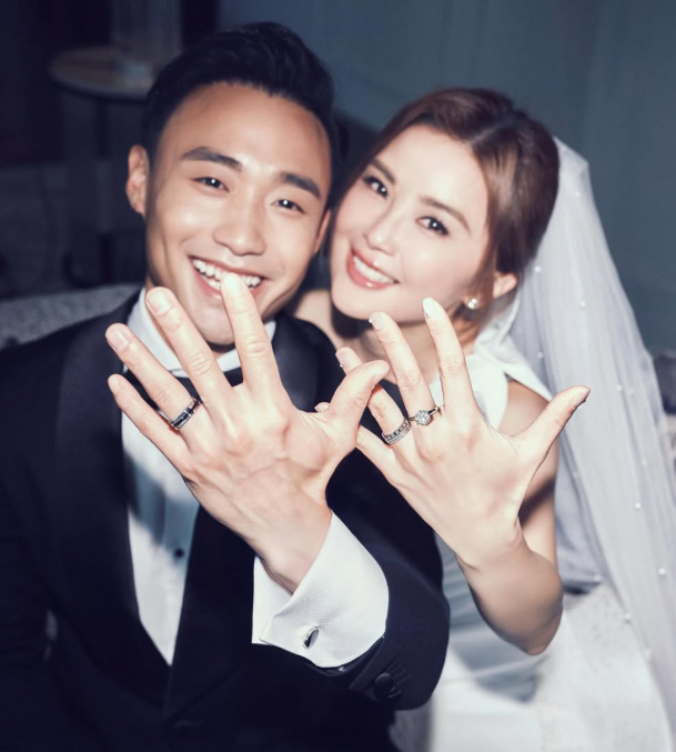 43歲蔡卓妍（阿Sa）今日（28日）社交媒體宣布婚訊。(IG@choisaaaa)