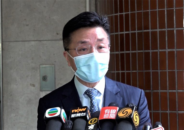 葉柏強表示，近日不少兒科病房爆滿，除了流感病毒，亦有幼童感染副流感或呼吸道合胞病毒。