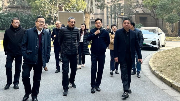 孫玉菡到訪徐匯區馨逸公寓，參觀當地的保障性租賃住房。