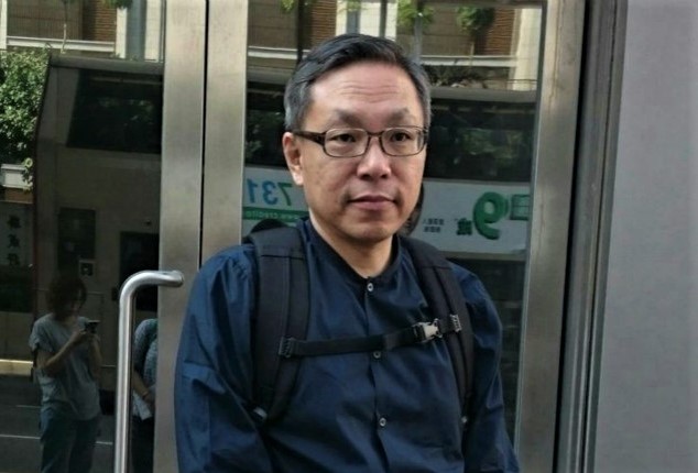 張劍虹供稱黎認為英文版之目的為引起海外關注及輿論，故加添副刊專題及國際新聞，則會淡化成效。