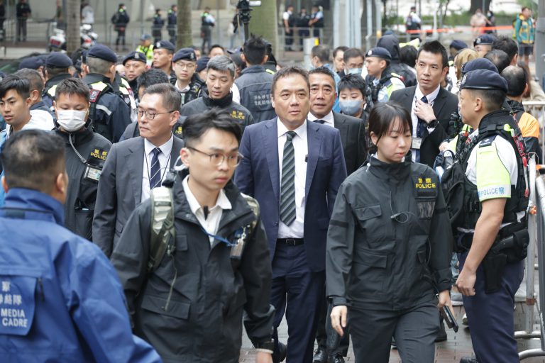 警方國安處總警司李桂華到法庭。（陳錦輝攝）