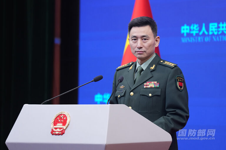 張曉剛在今天的例行新聞發布上，批評日本企圖讓軍國主義死灰復燃。（國防部圖片）