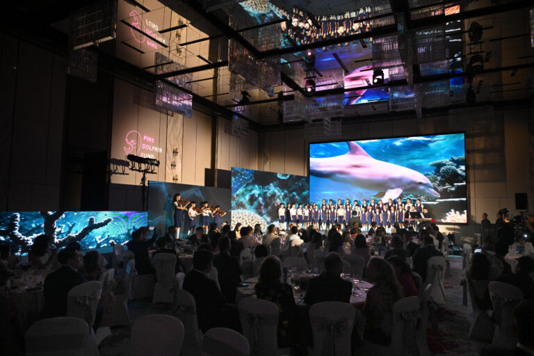 「粉紅海豚基金會Pink Dolphin Fund」於香港啟德帝盛酒店舉辦 Pink Dolphin Award 粉紅海豚頒獎典禮,現場令嘉賓如在海底。
