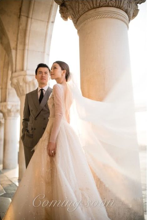 穿起婚紗的JM美得如公主一樣。（IG圖片）
