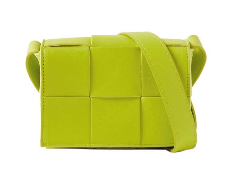 BOTTEGA VENETA芥末黃色Cassette迷你編織手袋 $8,600  / net-a-porter.com