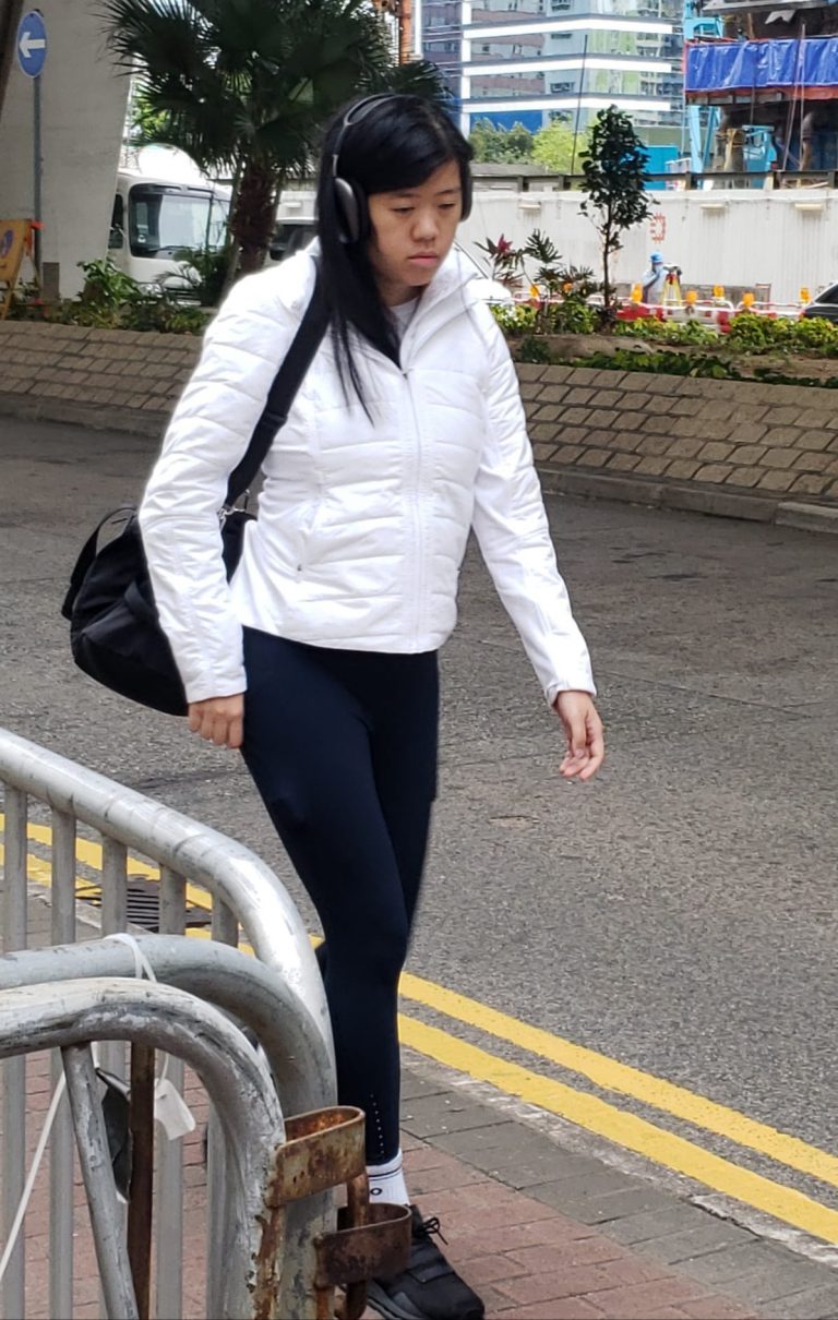 黎智英女兒黎采到庭旁聽。（朱先儒攝）