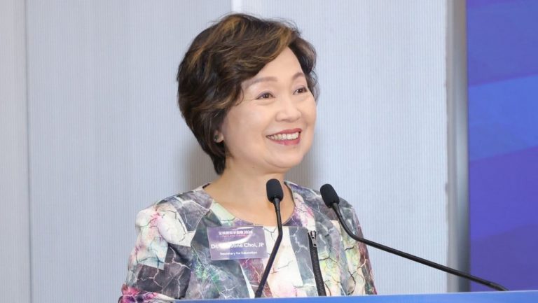 蔡若蓮指出，當局計劃全面推進小班政策目標，目前已達到約8成半。