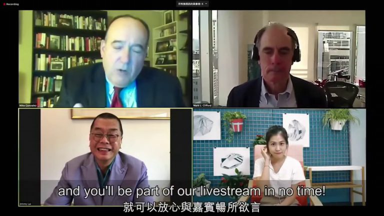 黎智英在國安法生效後不久,即推出英語訪談節目。(網上節目截圖)