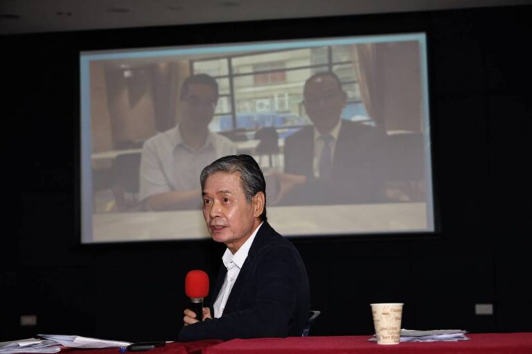 金溥聰（圖）指責基金會前執行長蕭旭岑曾經收了台商一筆錢，卻沒有入帳紀錄，並公開照片，顯示合影台商為廈門台協會長韓螢煥。(資料圖片)