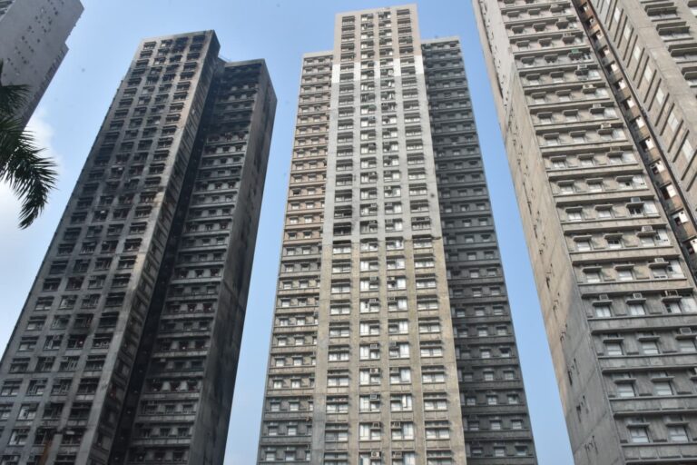 經歷大火的宏福苑今日面貌。