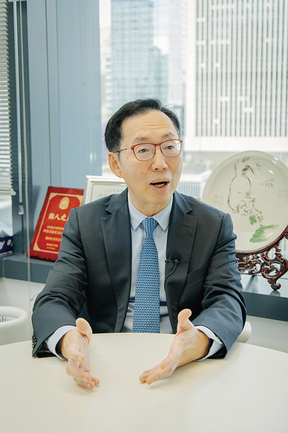 陳健波出任內委會副主席。