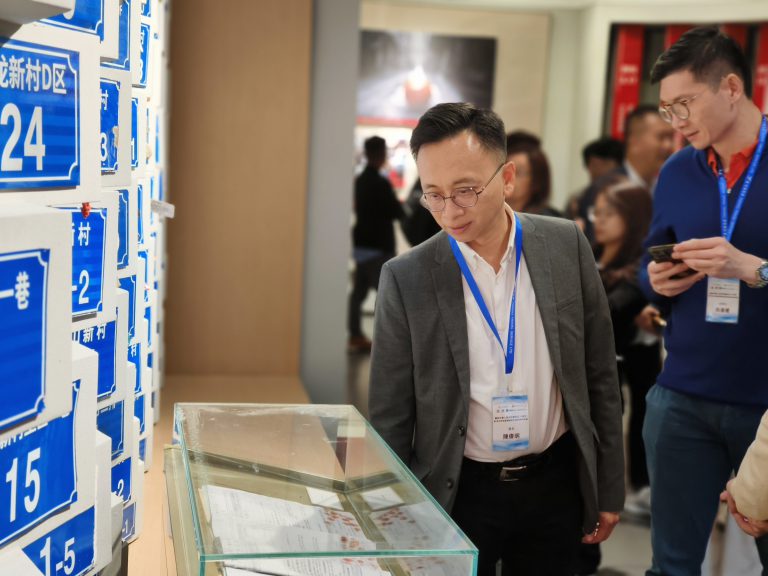 參觀金嶺社區黨群服務中心