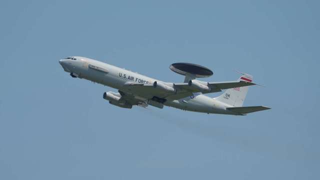 3月27日，一架E-3「哨兵」預警機在沙特蘇丹王子空軍基地被摧毀。