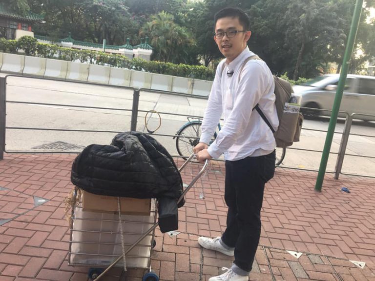 陳梓維任區議員期間申請公費購買電子物品,但既離任後不歸還又不付款回購。