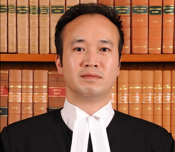 身兼國安法指定法官的總裁判官蘇惠德,判刑時指批評被告主張推翻中央政府及渲染暴力等行為,決定判阻嚇性刑罰。