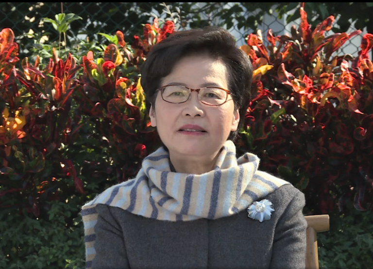 林鄭月娥說，在自然與歷史文物的保育問題上，有年輕人參與是好事。
