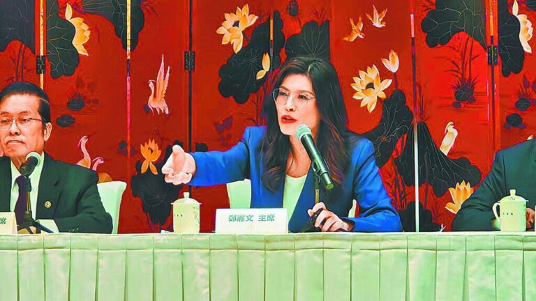 大陸之行獲得成功，鄭麗文的聲望隨之扶搖直上。