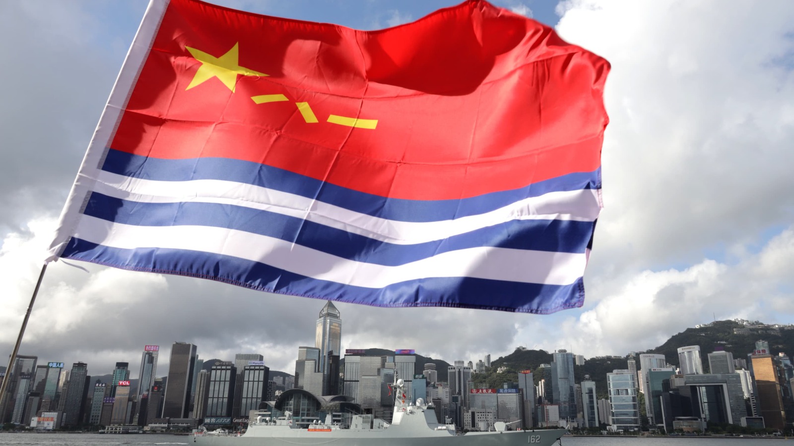 【堅亮點】南寧艦編隊今到港　退役海軍搭頭班高鐵赴港迎軍艦