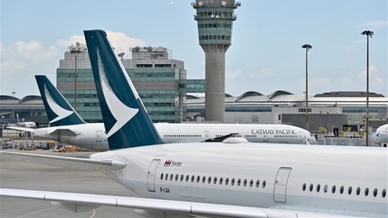 料下半年航空國際油格仍波動　 國泰繼續每兩周檢視燃油附加費