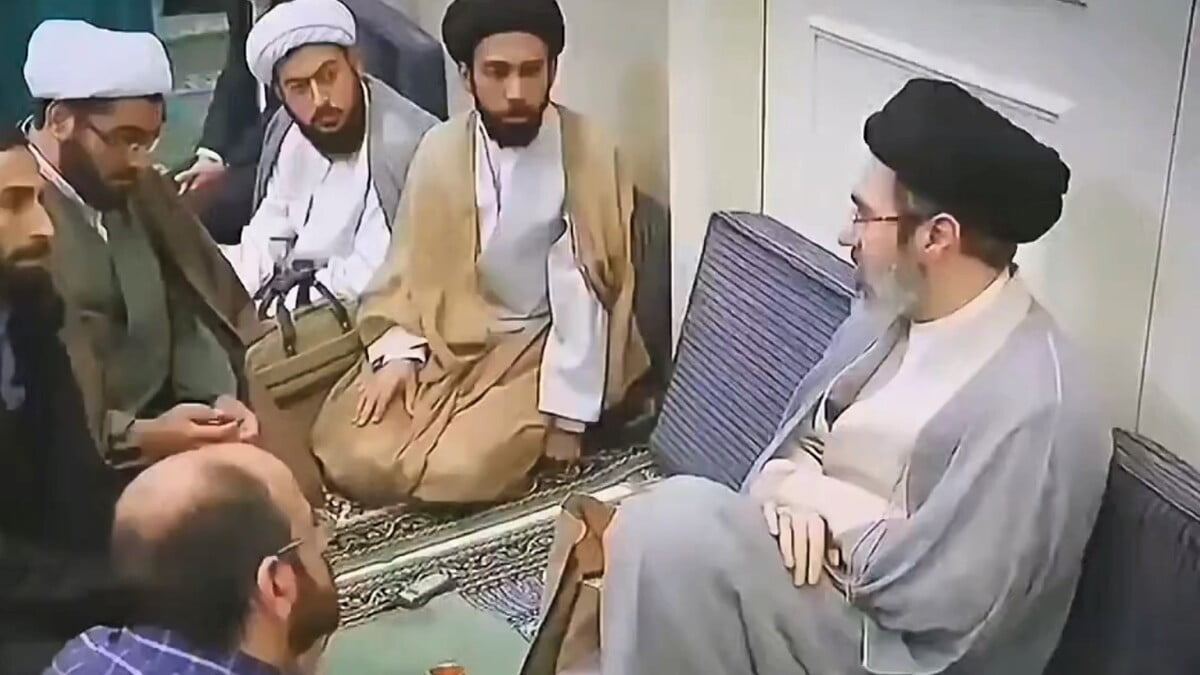 伊朗反對派媒體稱穆傑塔巴病危緊急送醫　伊媒其後發布其視頻但沒任何說明