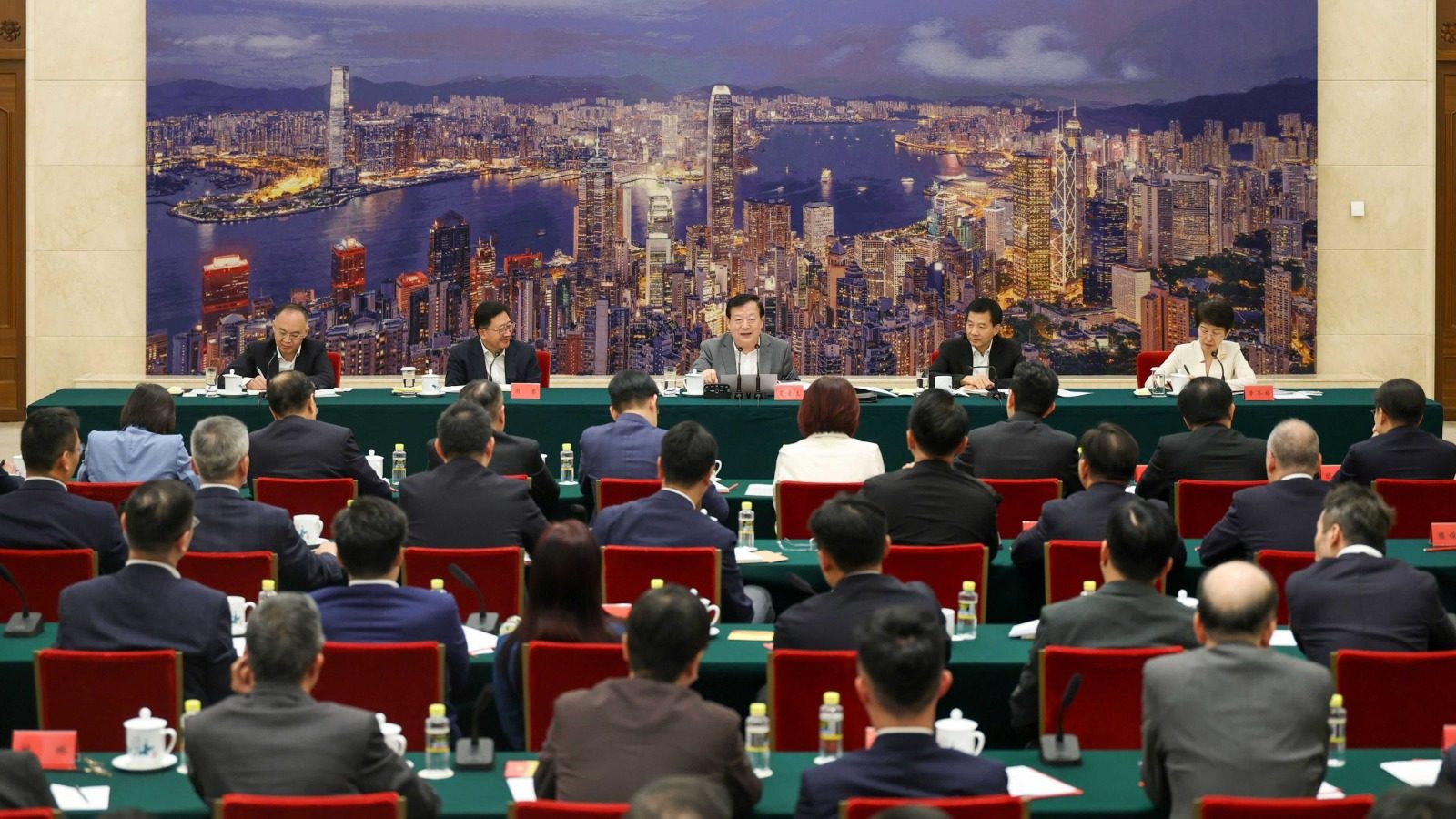 立法會議員北京研修普通話太「港式」　夏寶龍鼓勵學好　稱沒理由要自己學好廣東話