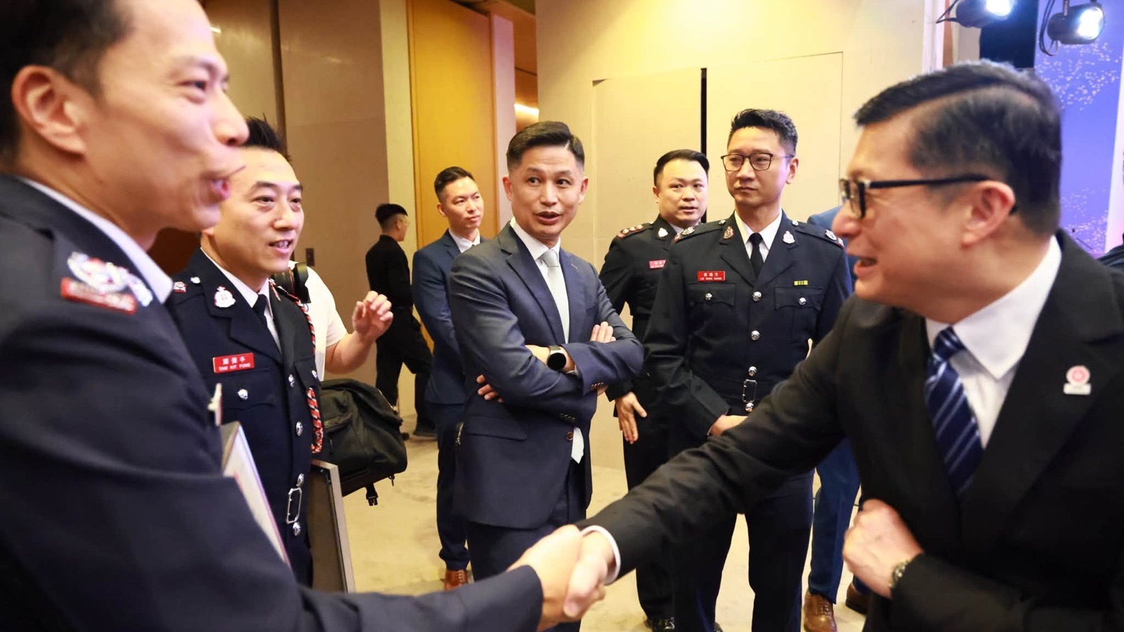 行政長官表揚榜揭曉　拆戰時炸彈與簡約公屋團隊獲嘉許　鄧炳強賀保安局「四連中」