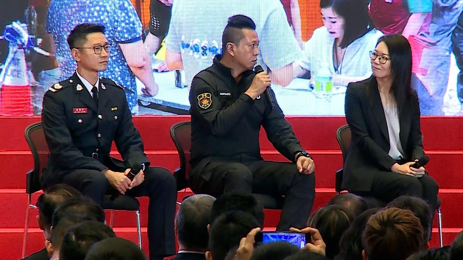 警方處理戰時炸彈組及簡約公屋團隊獲表揚　咸稱感榮幸及鼓舞