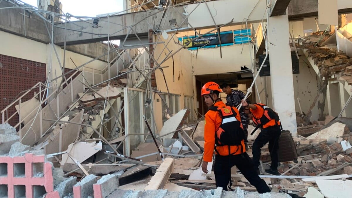 印尼東部7.7級地震　至少已有20人死亡