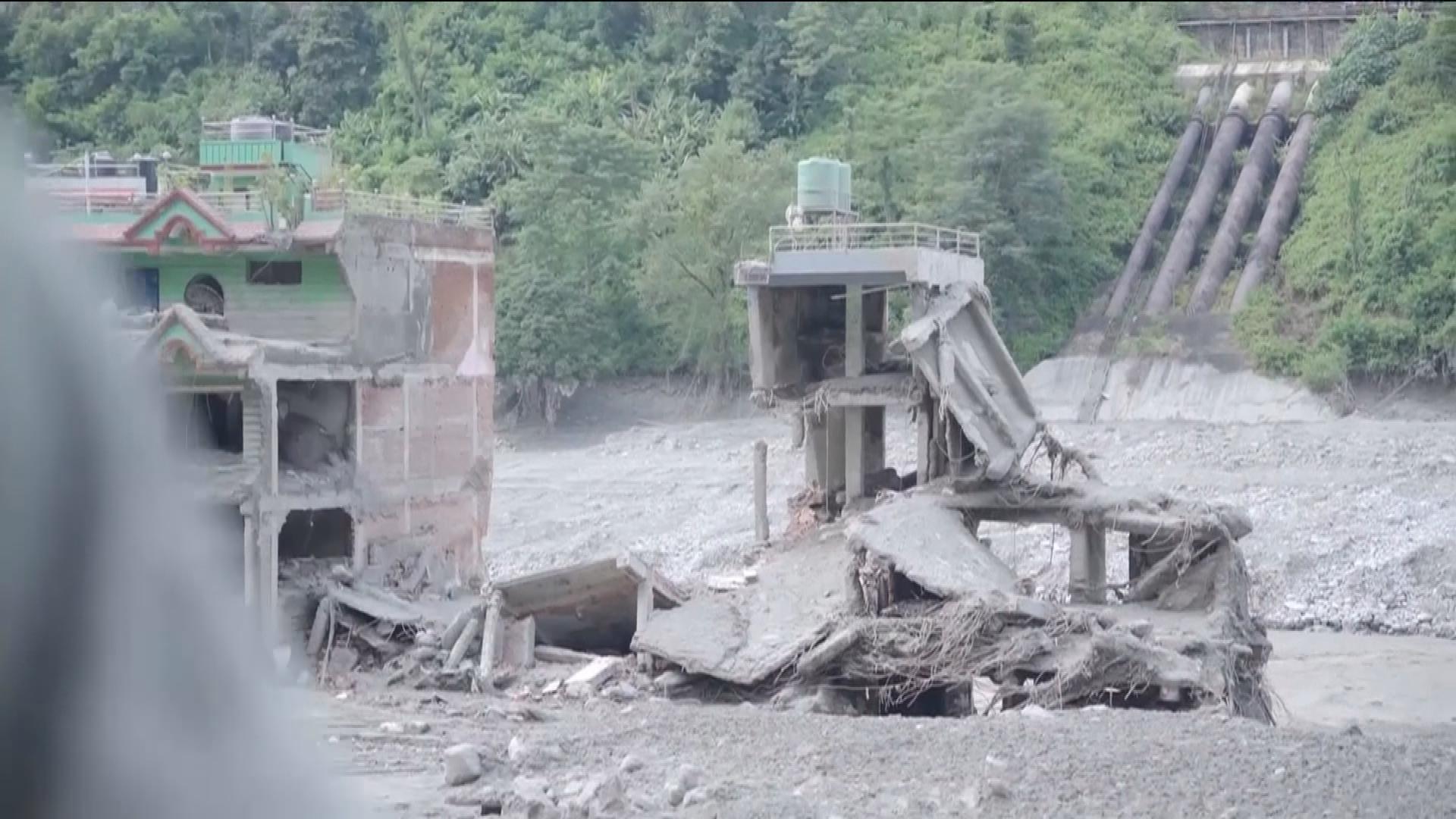 泥石流巨災｜最新遇難人數升至472人　逾1500人失蹤
