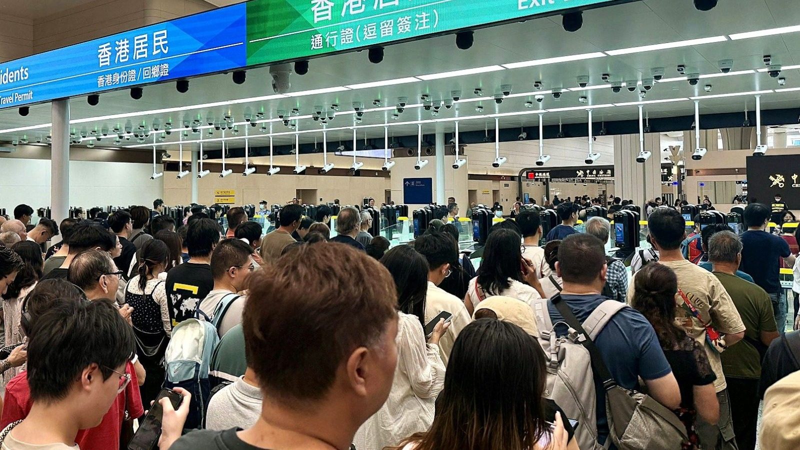陳子達指皇崗口岸上周假期擠塞　因旅客未預先登記走自助通道