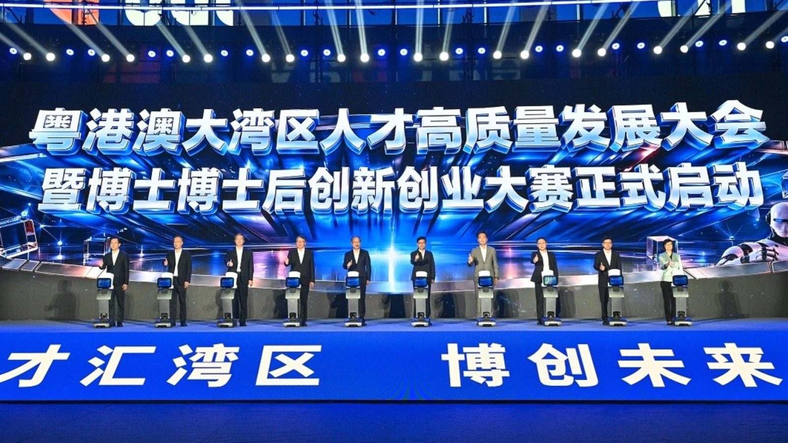 陳國基稱政府收到69萬份人才計劃申請　已有32萬人才抵港