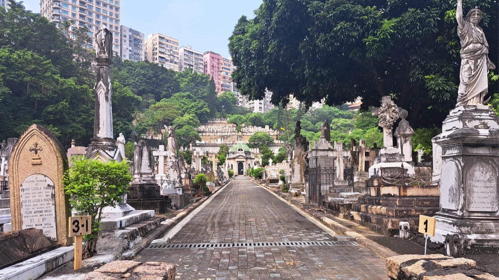 被指損壞天主教墳場墓地　八旬翁稱為修女修墳拒認刑責　法庭准再押後諮詢大律師意見