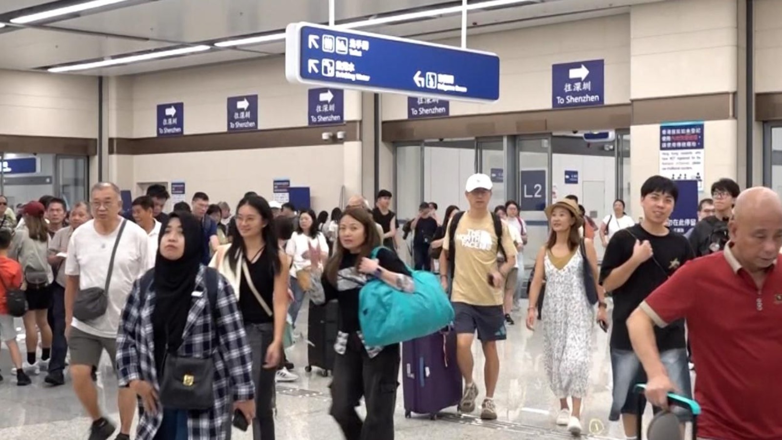 新皇崗兩遇出入境滯塞　強管理錯峰疏導可解困